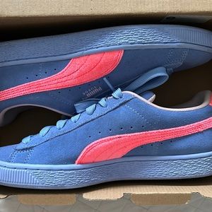 Puma low style sneaker!! Very lightweight! Great Valentines Day gear!!